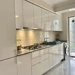Garden View Premium & Smart Tv Apartment